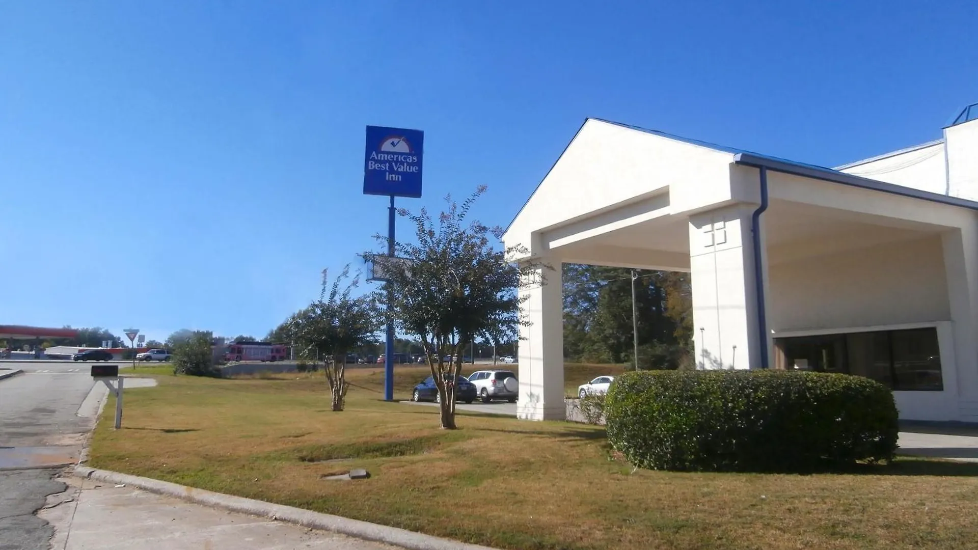 4 Budget Hotels Near DeKalb Farmers Market Worth Booking